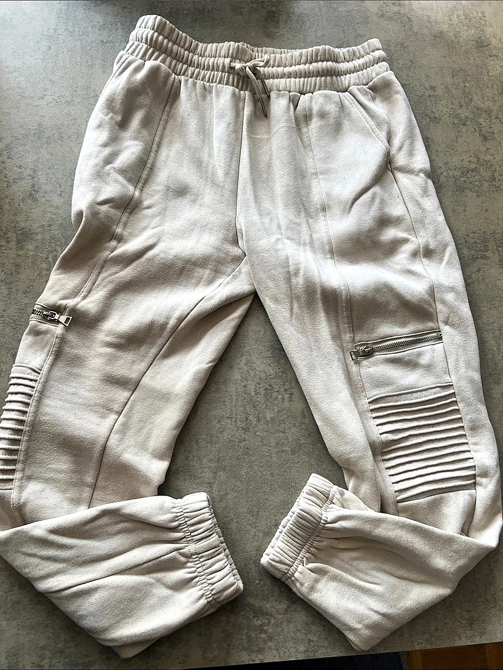Forever 21 Cargo Jogger Pants in White Size Medium